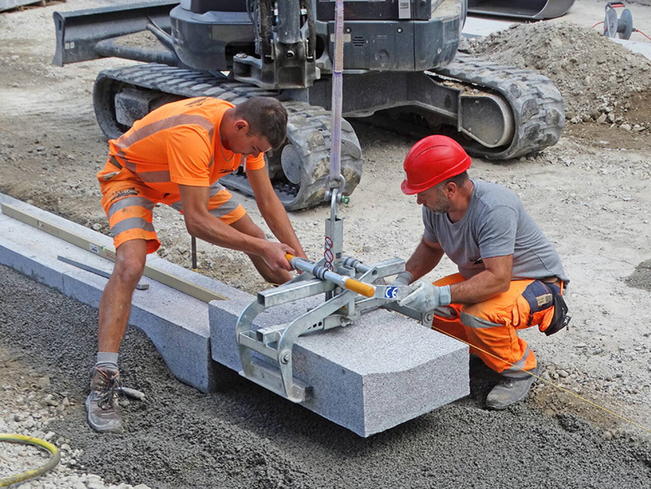graenicher_strassenbau_ortsdurchfahrt_huttwil_04.jpg graenicher_strassenbau_ortsdurchfahrt_huttwil_04.jpg